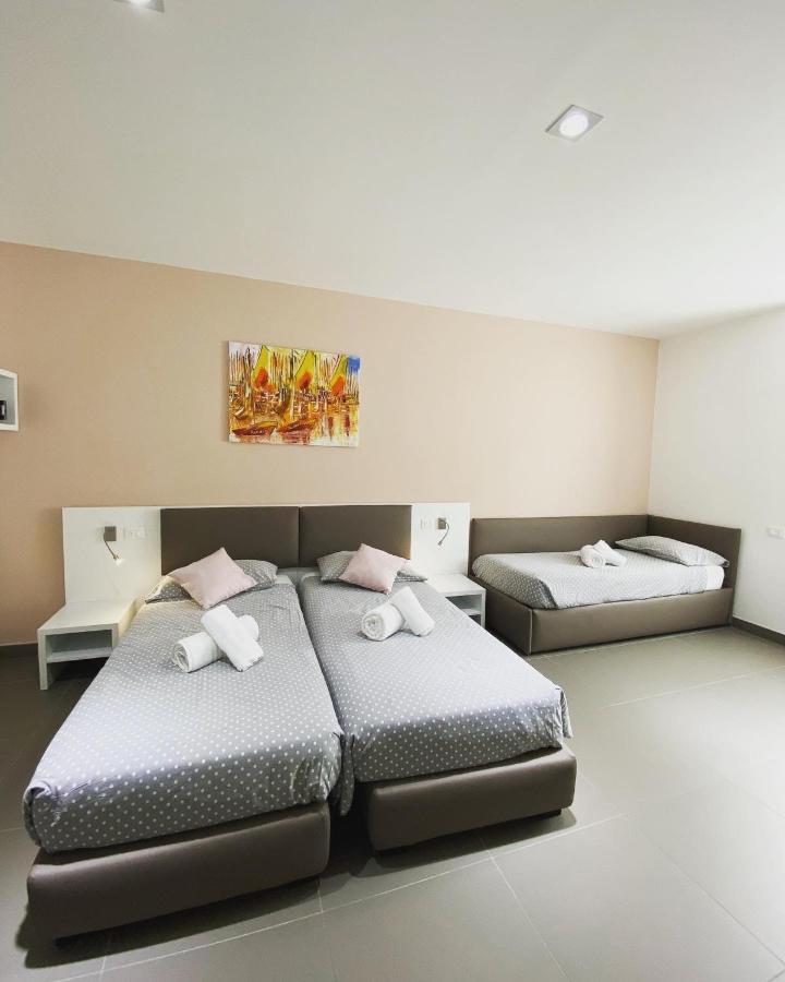 Hotel Aurora & Appartamenti Torbole Sul Garda Eksteriør billede