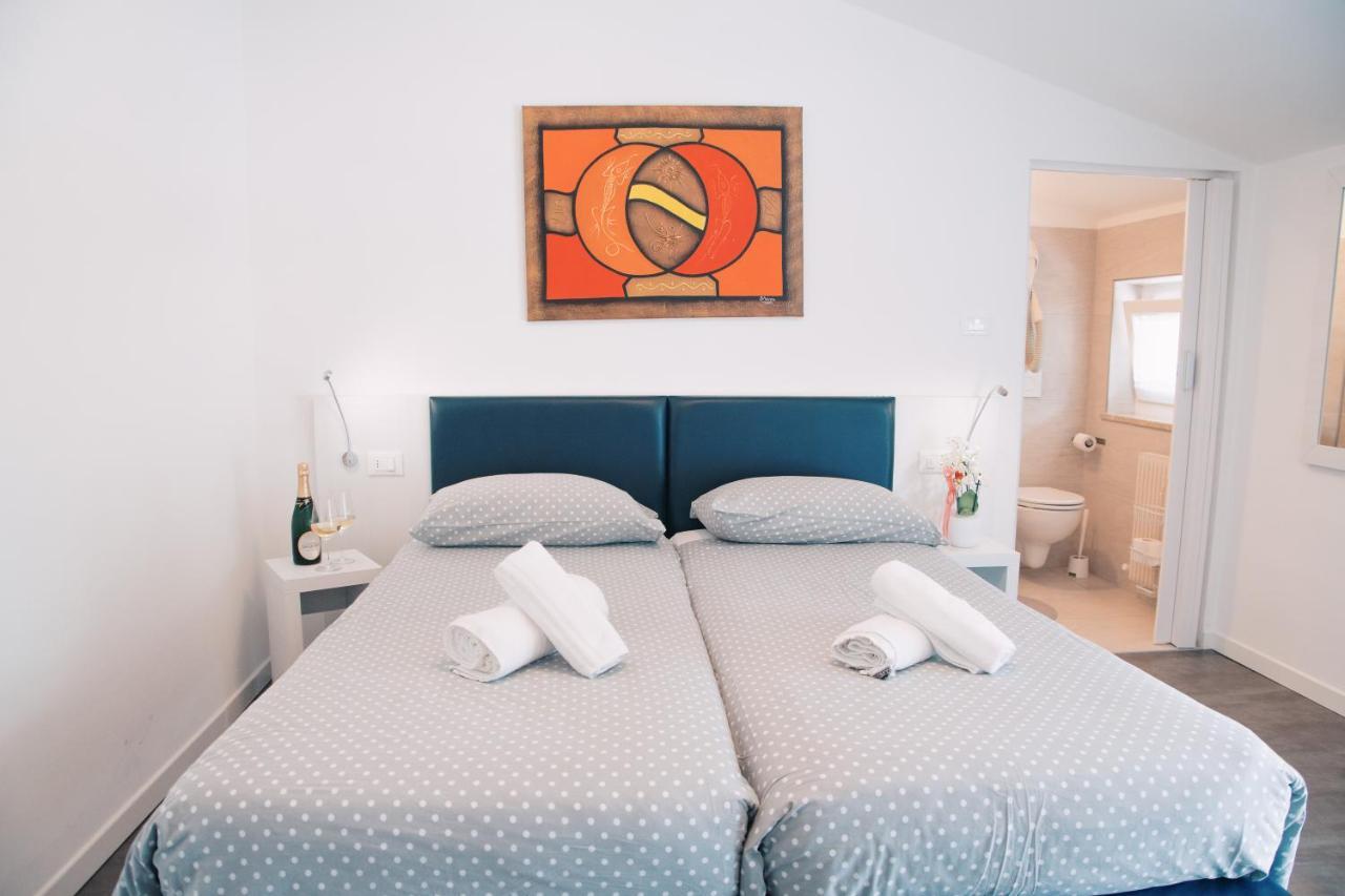 Hotel Aurora & Appartamenti Torbole Sul Garda Eksteriør billede