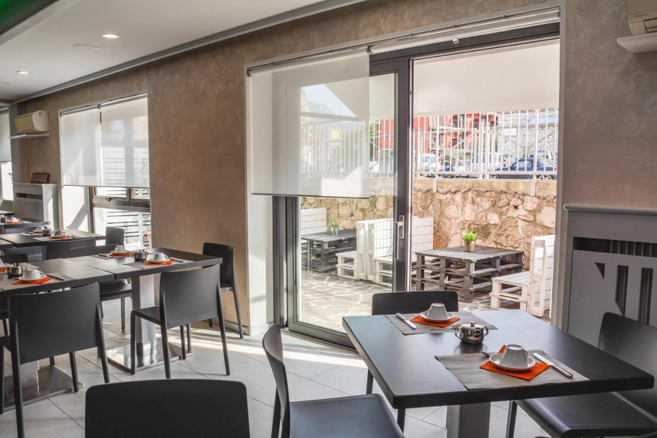 Hotel Aurora & Appartamenti Torbole Sul Garda Eksteriør billede