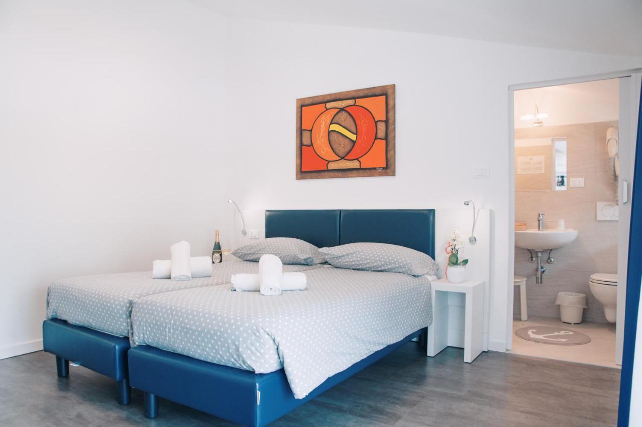 Hotel Aurora & Appartamenti Torbole Sul Garda Eksteriør billede